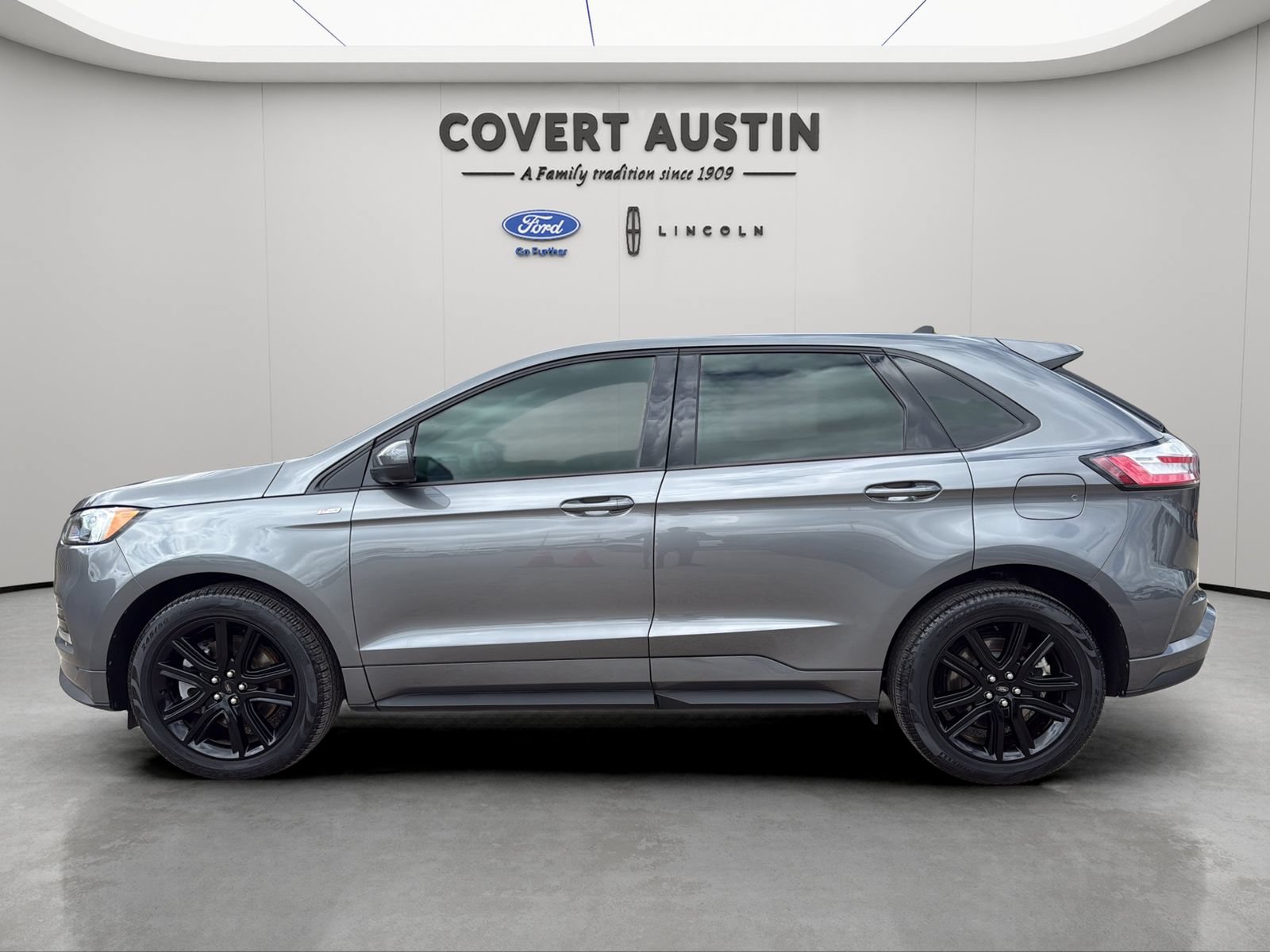 Certified 2023 Ford Edge ST-Line AWD/4WD image 2