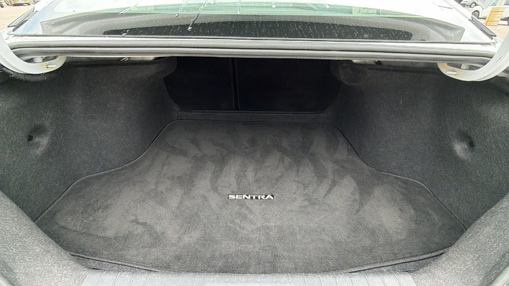 Used 2024 Nissan Sentra SV FWD image 11