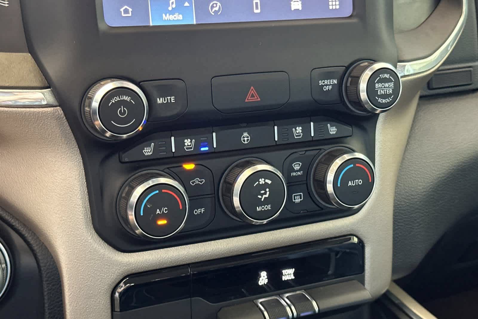 Used 2022 RAM 1500 Laramie AWD/4WD image 20