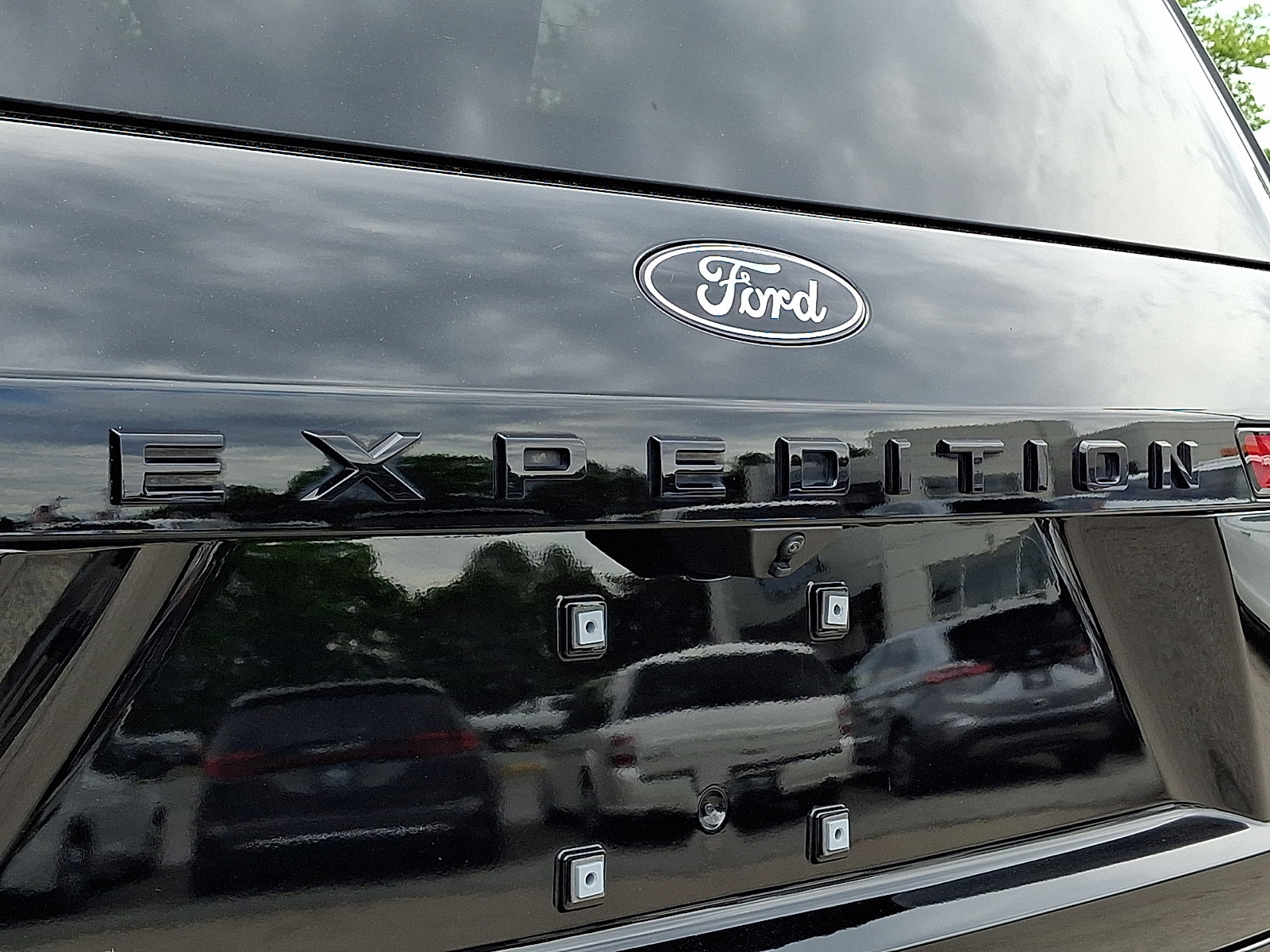 Certified 2025 Ford Expedition Max Platinum w/ Stealth Performance Package AWD/4WD image 35