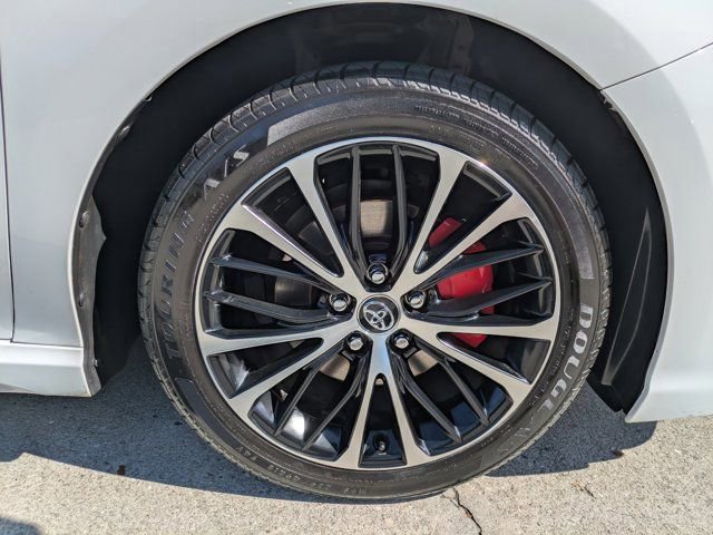Used 2020 Toyota Camry SE image 10