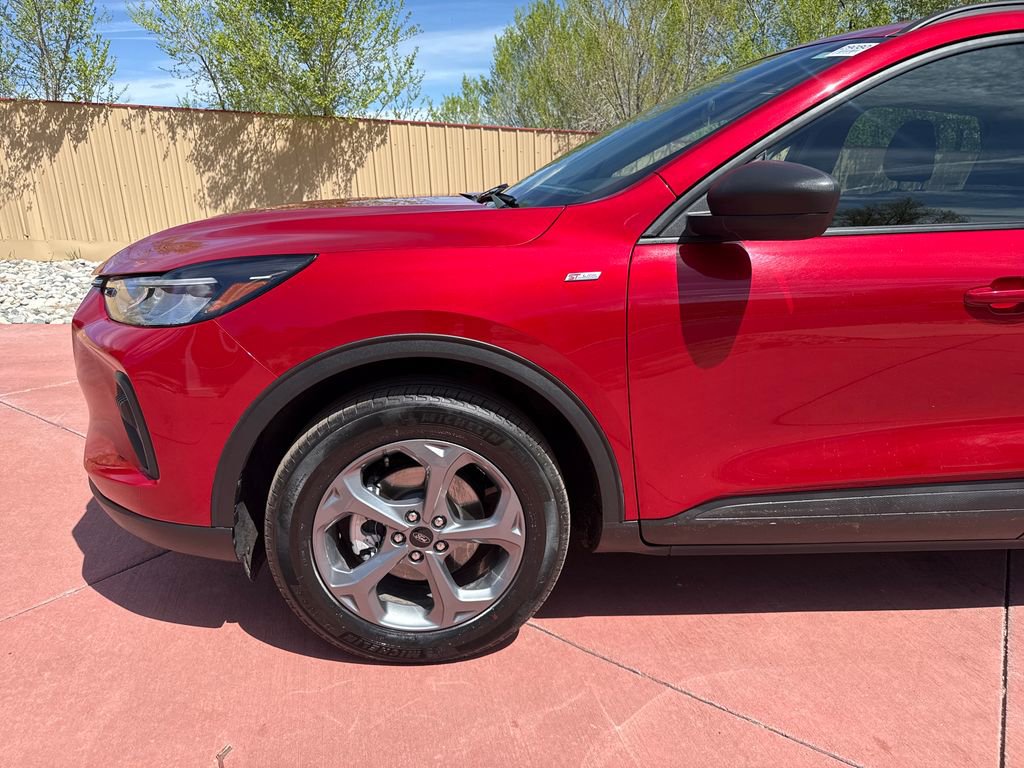 Certified 2025 Ford Escape ST-Line AWD/4WD image 33