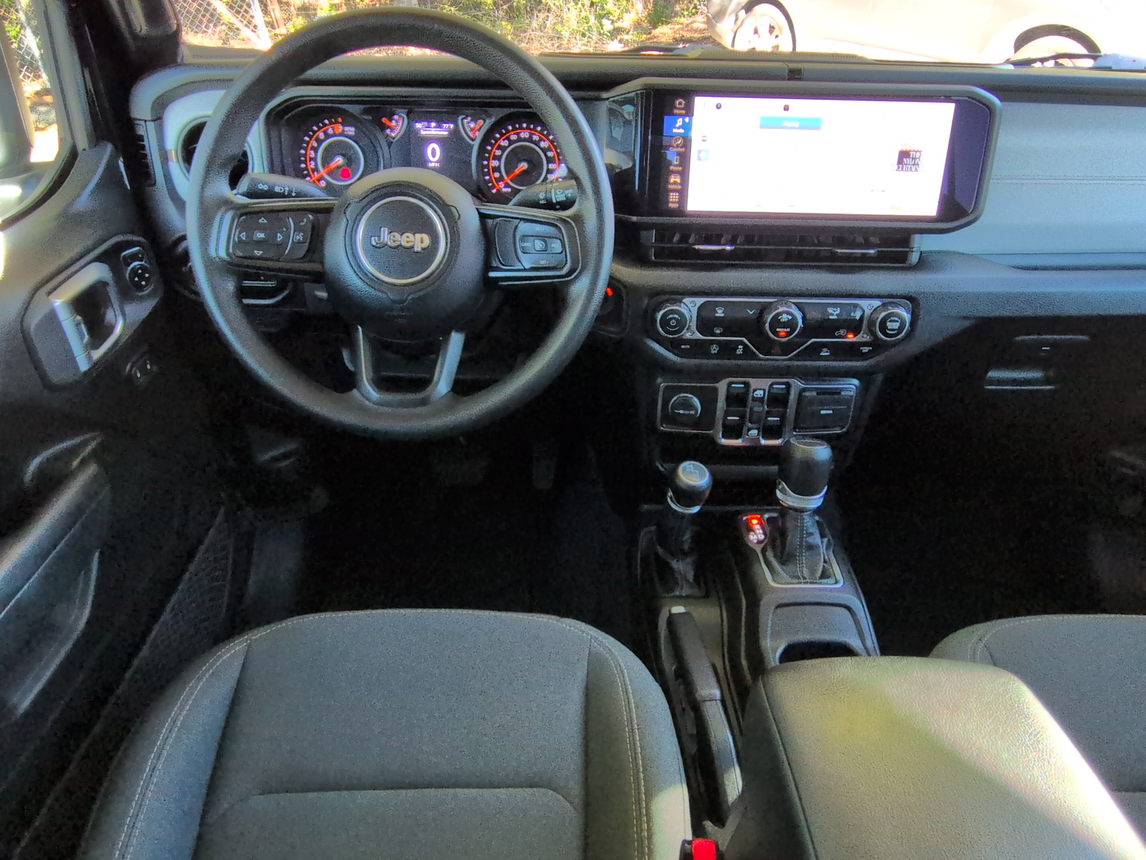 Used 2024 Jeep Gladiator Sport AWD/4WD image 14