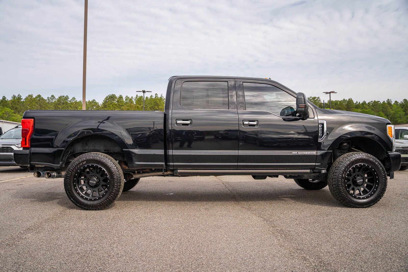 Certified 2019 Ford F250 Platinum w/ Platinum Ultimate Package image 8