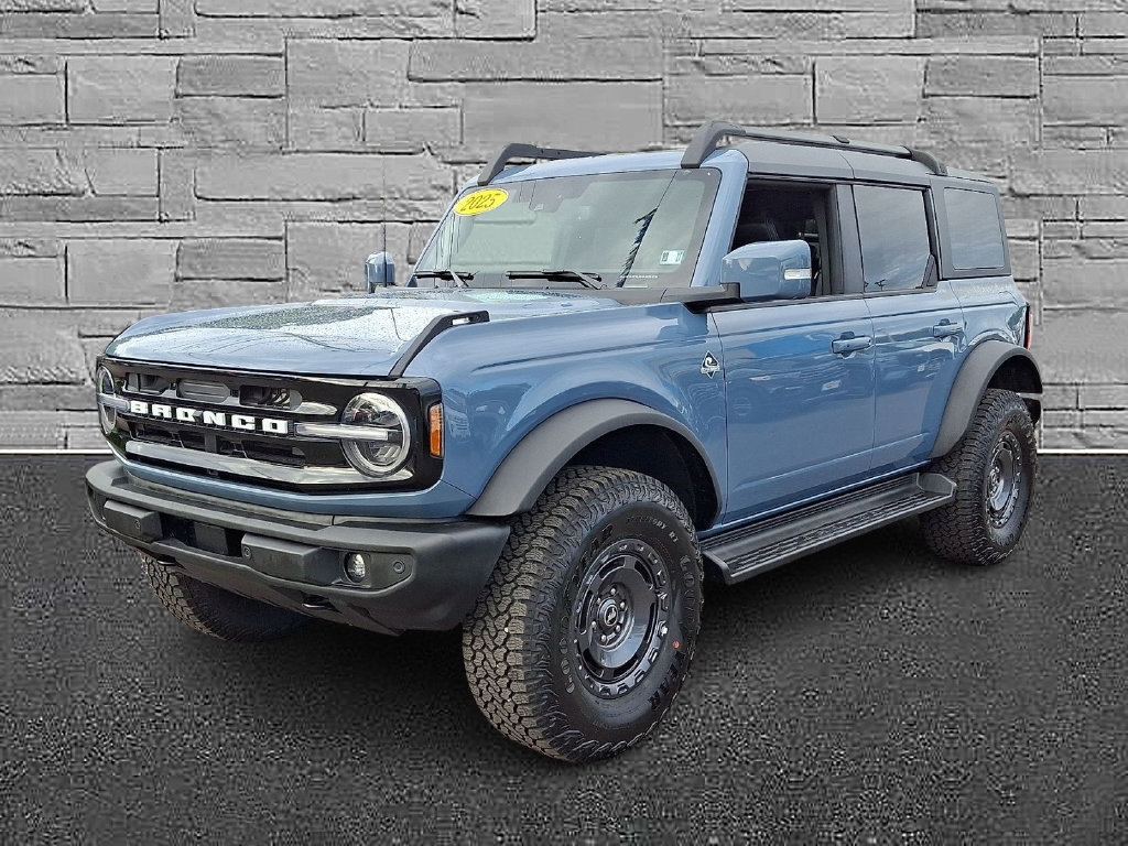Certified 2025 Ford Bronco Outer Banks w/ Sasquatch Package AWD/4WD image 4