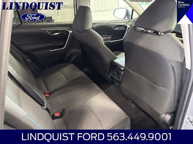 Used 2020 Toyota RAV4 XLE w/ Convenience Package FWD image 21