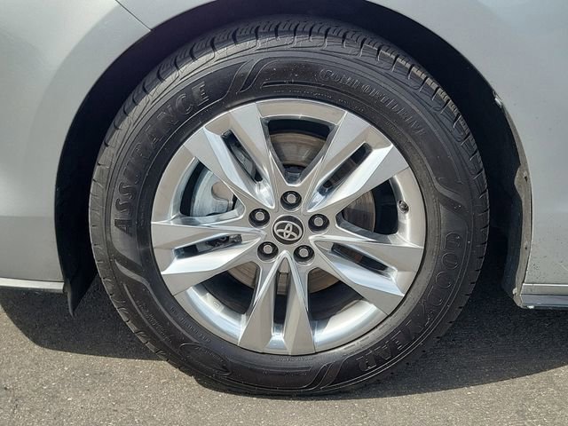 Used 2021 Toyota Sienna Limited FWD image 29