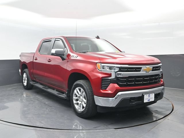 Used 2023 Chevrolet Silverado 1500 LT AWD/4WD image 2