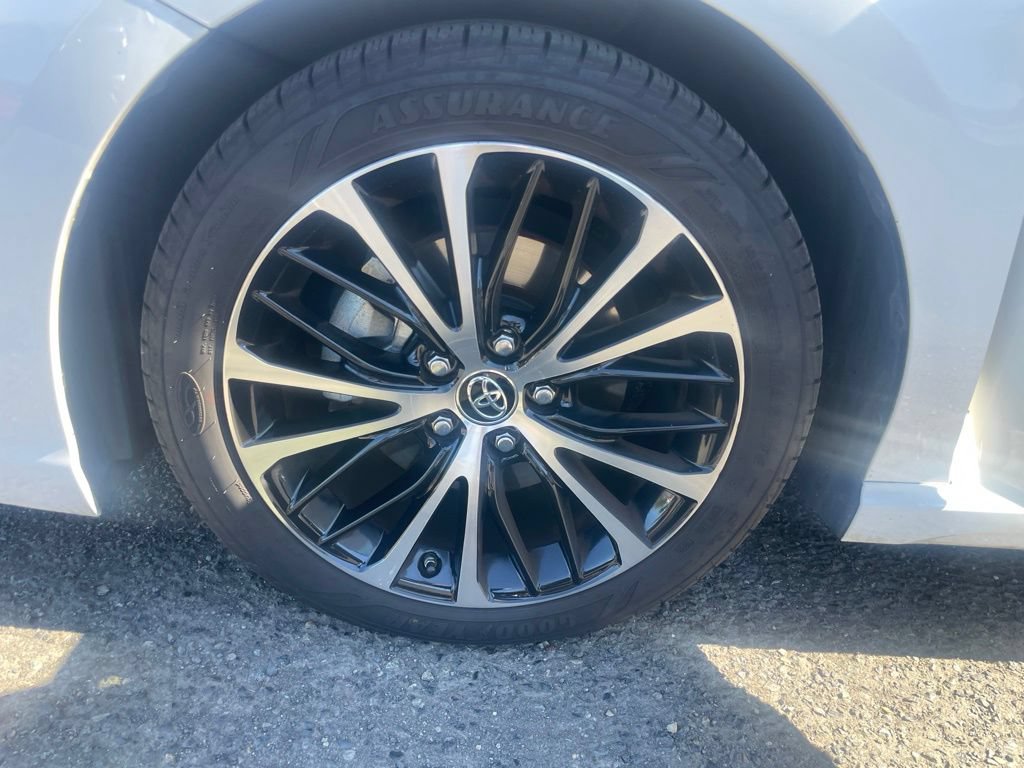Used 2018 Toyota Camry SE FWD image 19