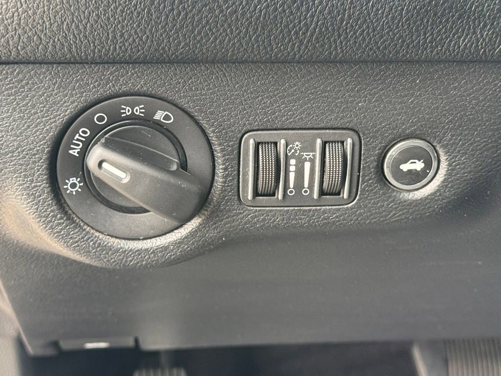 Used 2017 Dodge Challenger SXT RWD image 24