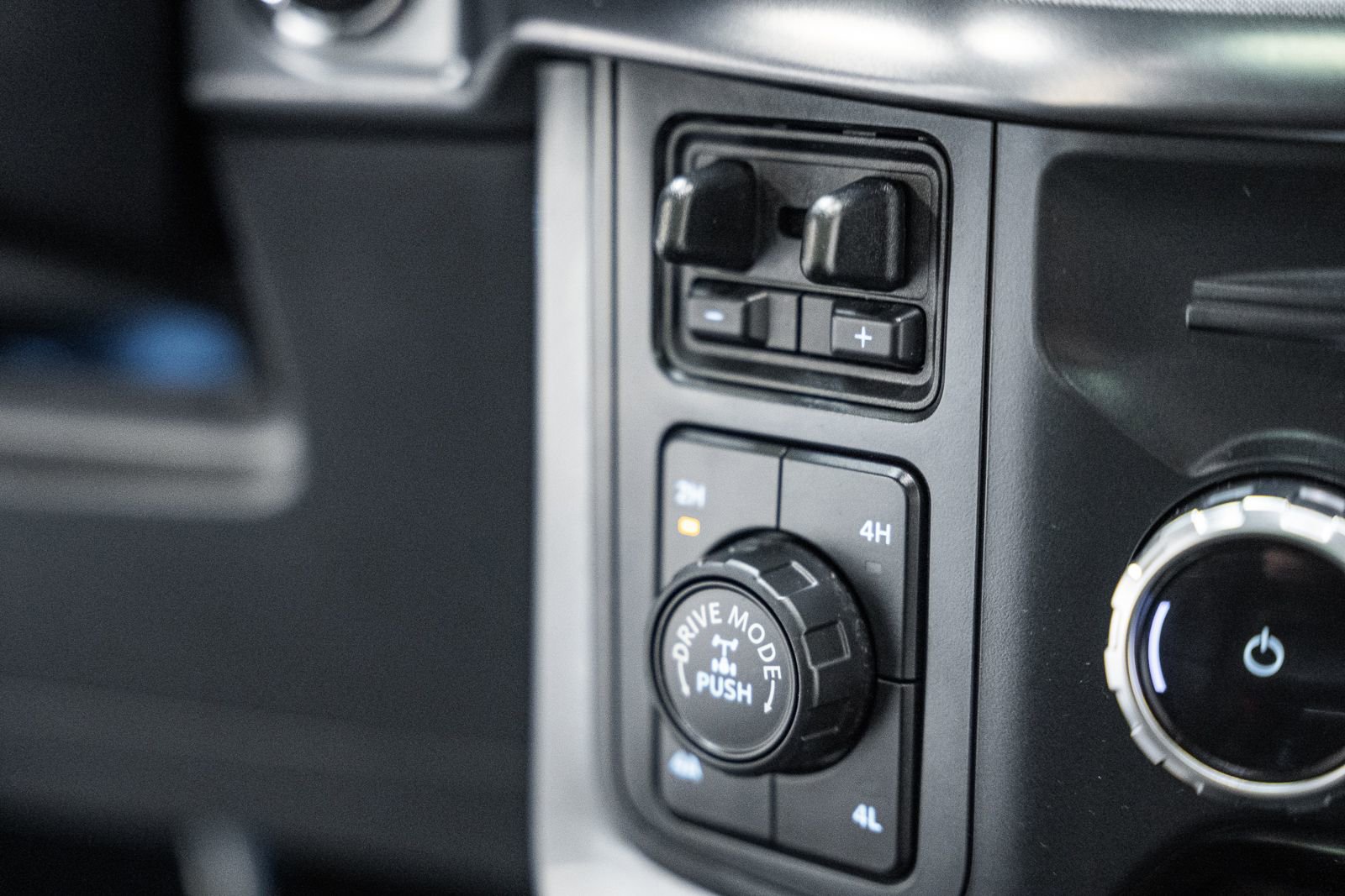 Certified 2022 Ford F150 Tremor w/ Equipment Group 402A High image 33