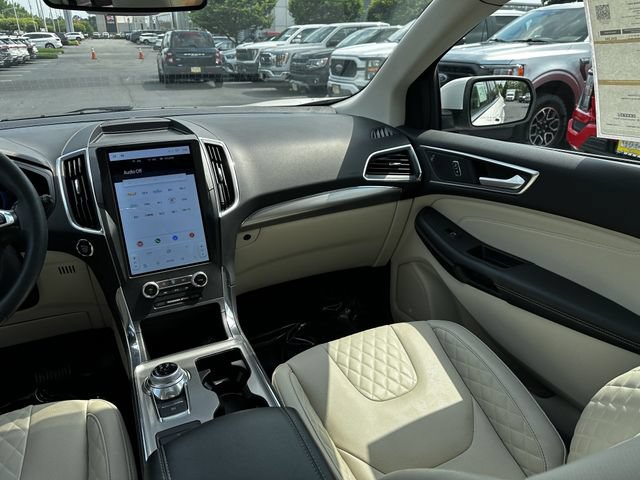 Certified 2024 Ford Edge Titanium w/ Titanium Elite Package AWD/4WD image 17