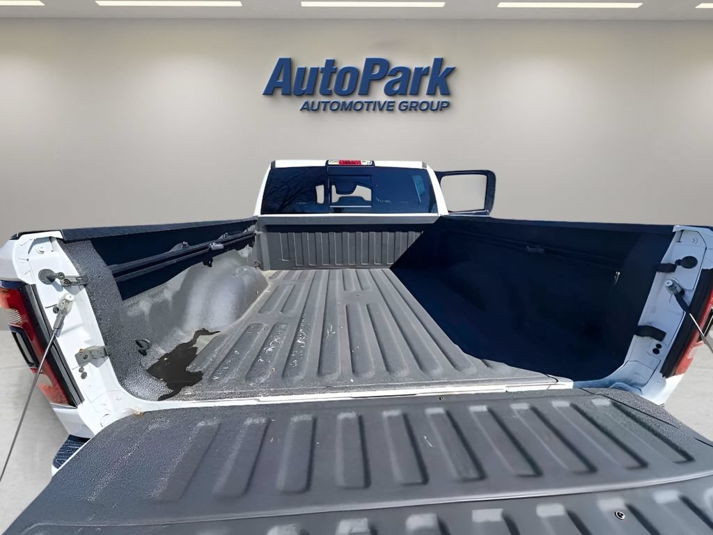 Used 2022 RAM 1500 Big Horn w/ Night Edition AWD/4WD image 10