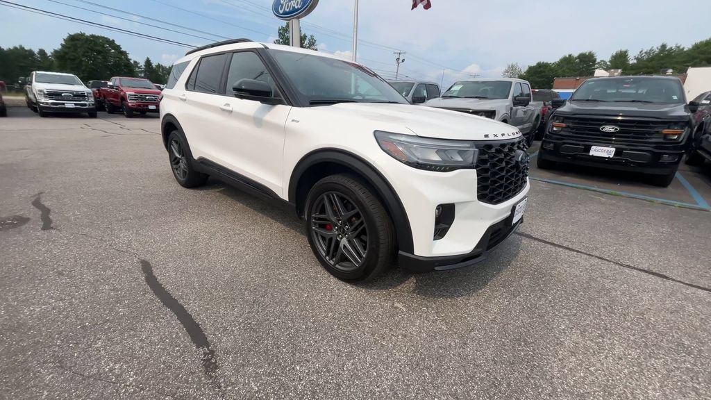 Certified 2025 Ford Explorer ST-Line w/ ST-Line Street Pack AWD/4WD image 13