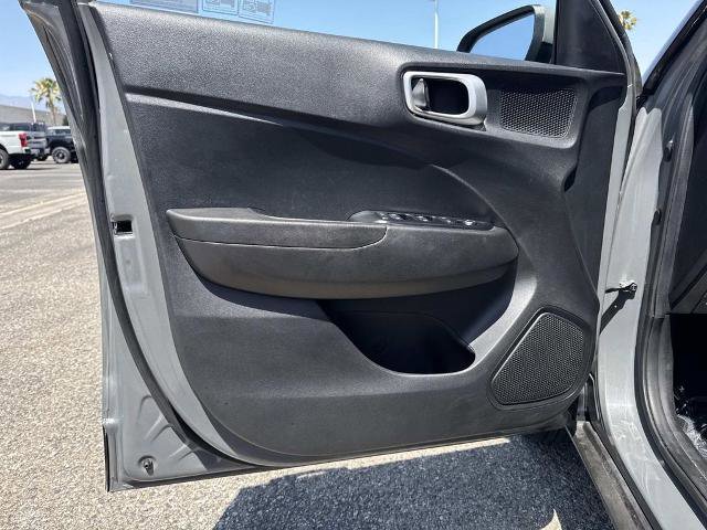 Used 2021 Hyundai Venue SE FWD image 18