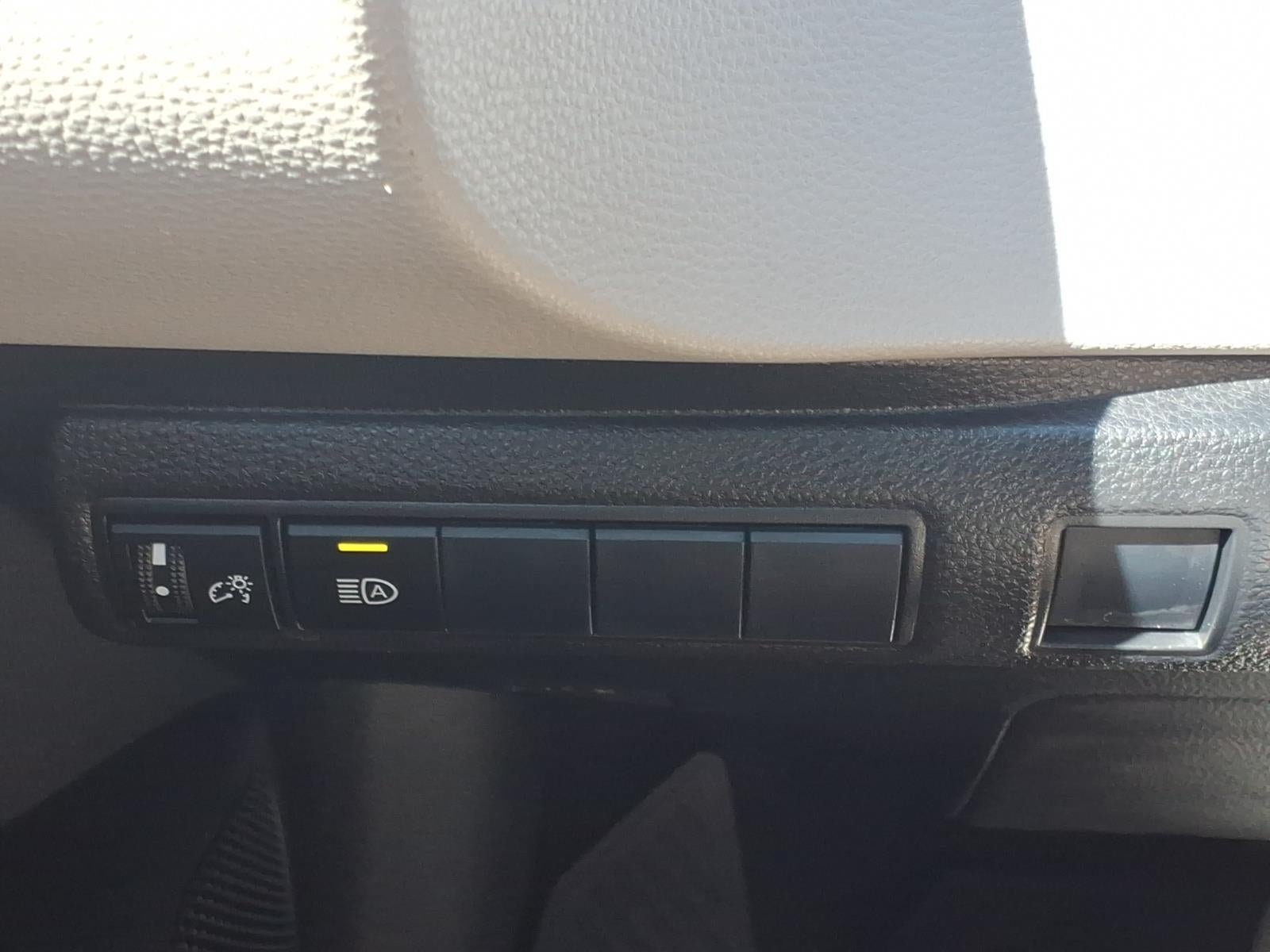 Used 2020 Toyota Corolla LE w/ Carpet Mat Package (TMS) FWD image 29