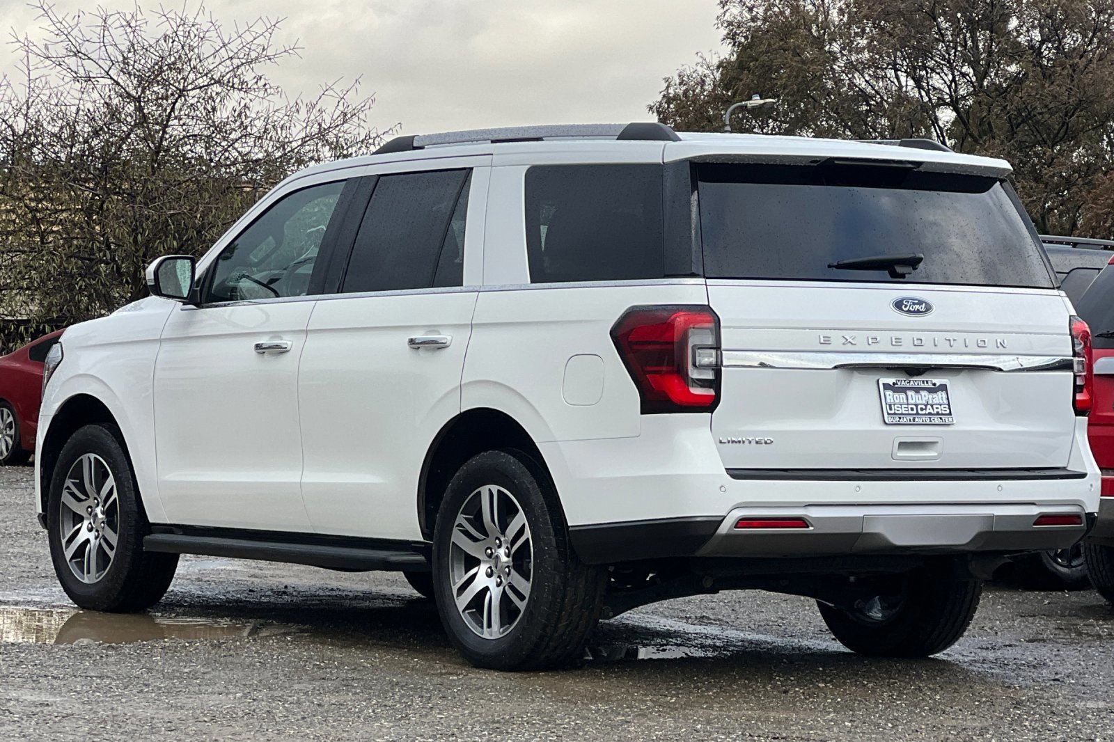 Certified 2024 Ford Expedition Limited image 3