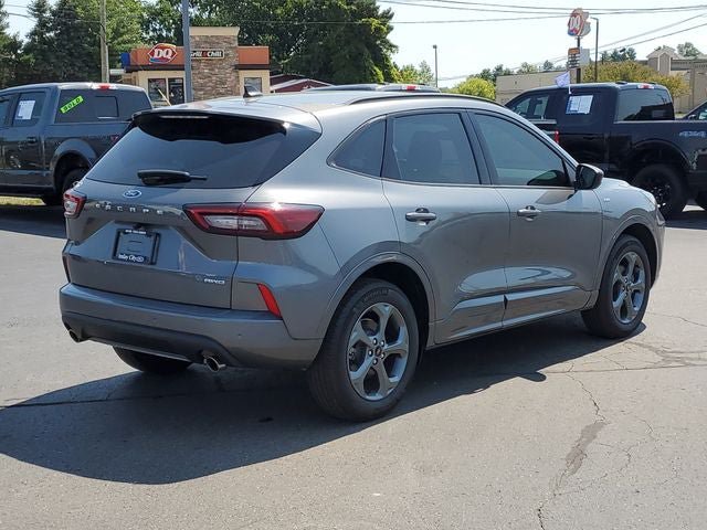Certified 2024 Ford Escape ST-Line w/ Tech Pack #1 AWD/4WD image 4