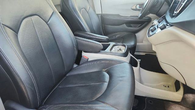 Used 2022 Chrysler Pacifica Touring-L FWD image 33