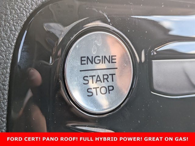 Certified 2025 Ford Escape Platinum w/ Premium Technology Package FWD image 17