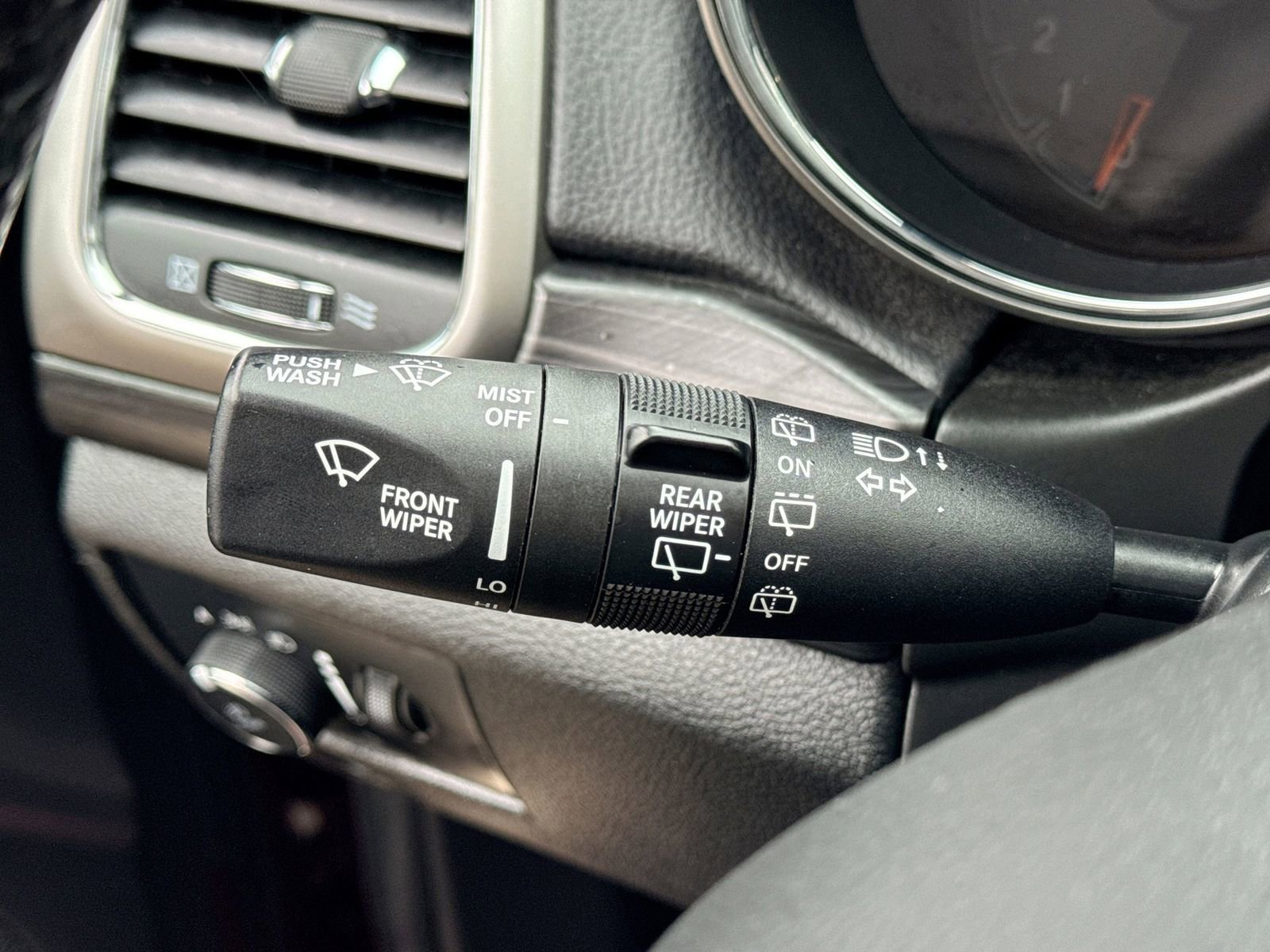 Used 2022 Jeep Grand Cherokee Altitude image 29