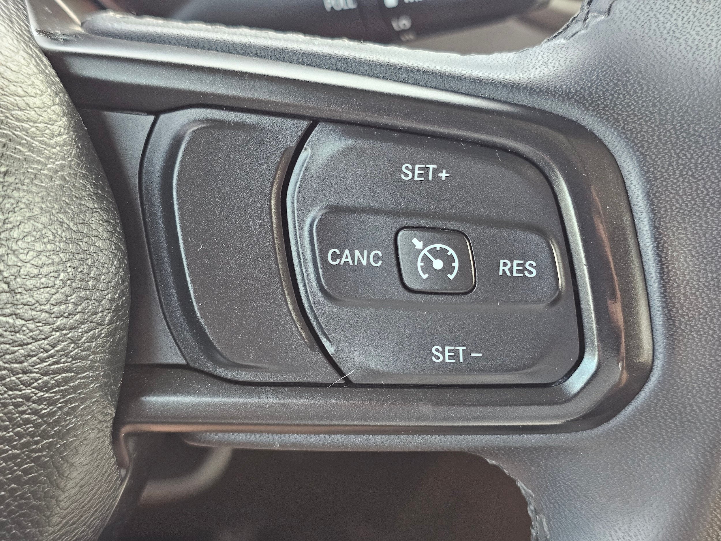 Used 2023 Jeep Gladiator Sport AWD/4WD image 26