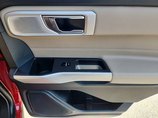 Certified 2022 Ford Explorer Limited w/ Limited Technology Package image 32