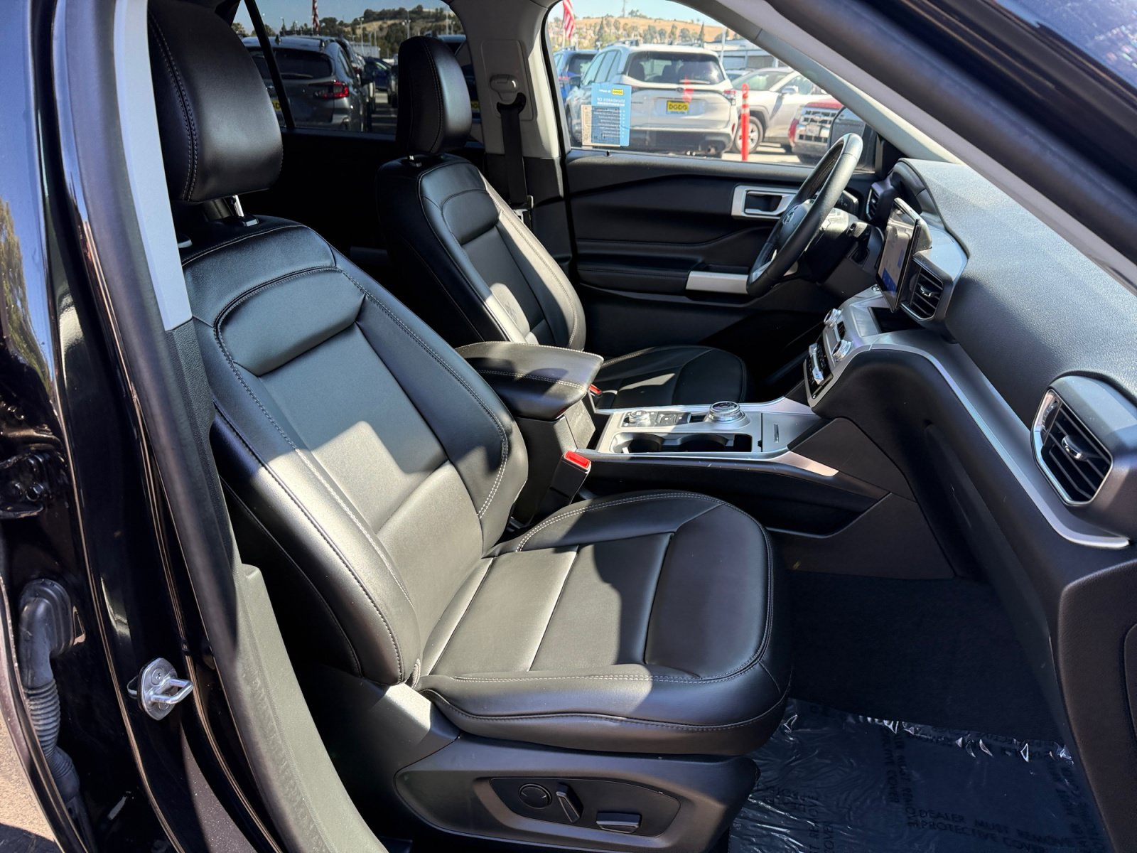 Certified 2023 Ford Explorer XLT w/ Equipment Group 202A AWD/4WD image 20