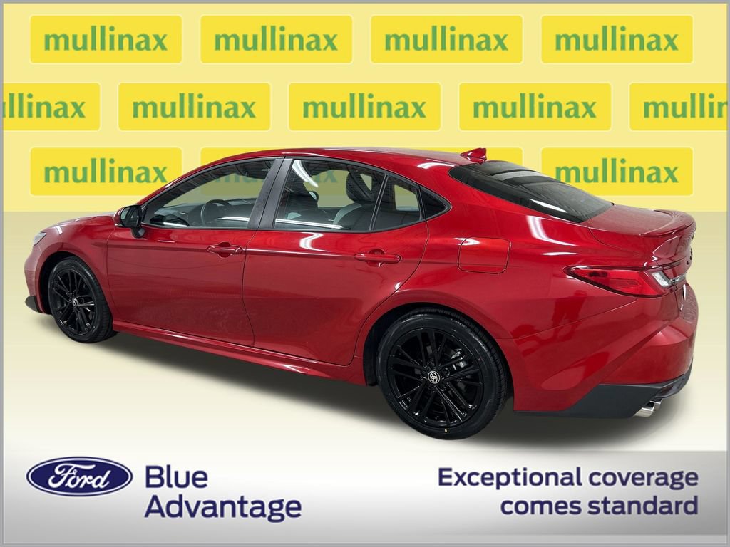 Used 2025 Toyota Camry SE FWD image 11