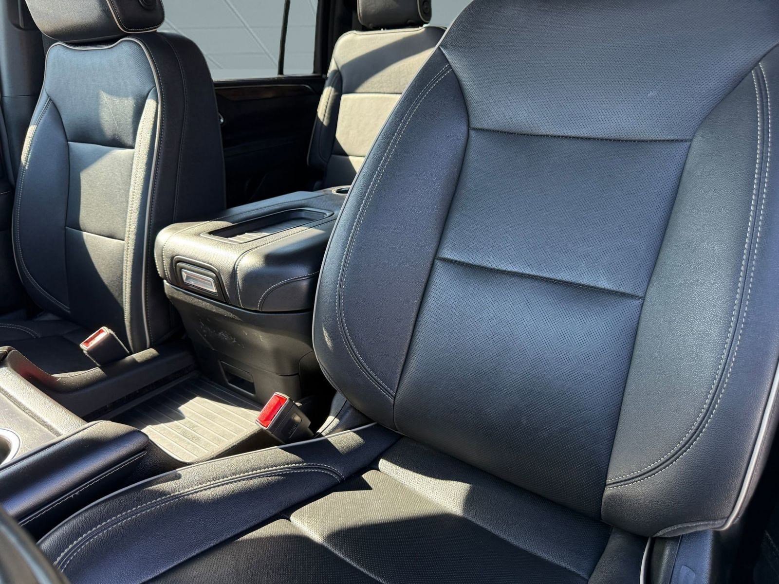 Used 2023 Chevrolet Suburban Premier image 25