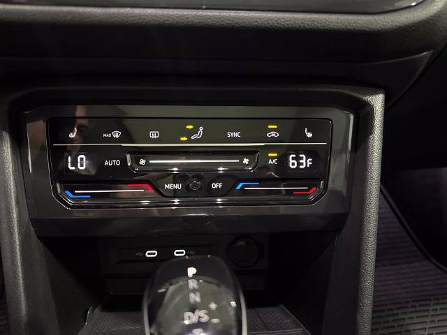 Used 2023 Volkswagen Tiguan SE w/ Panoramic Sunroof Package FWD image 17