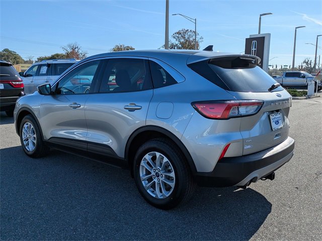 Certified 2021 Ford Escape SE w/ Cold Weather Package image 3