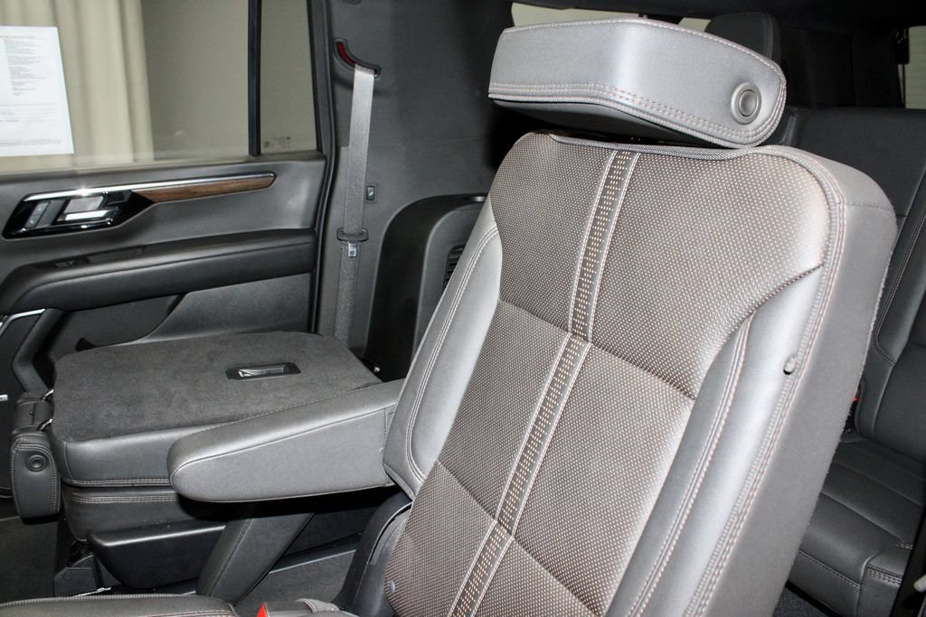 Used 2025 Chevrolet Suburban High Country w/ Sun And Tow Package AWD/4WD image 19