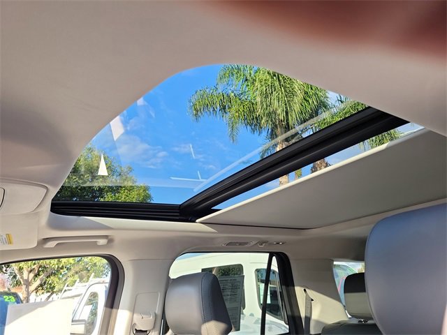 Certified 2025 Ford Expedition Active image 20