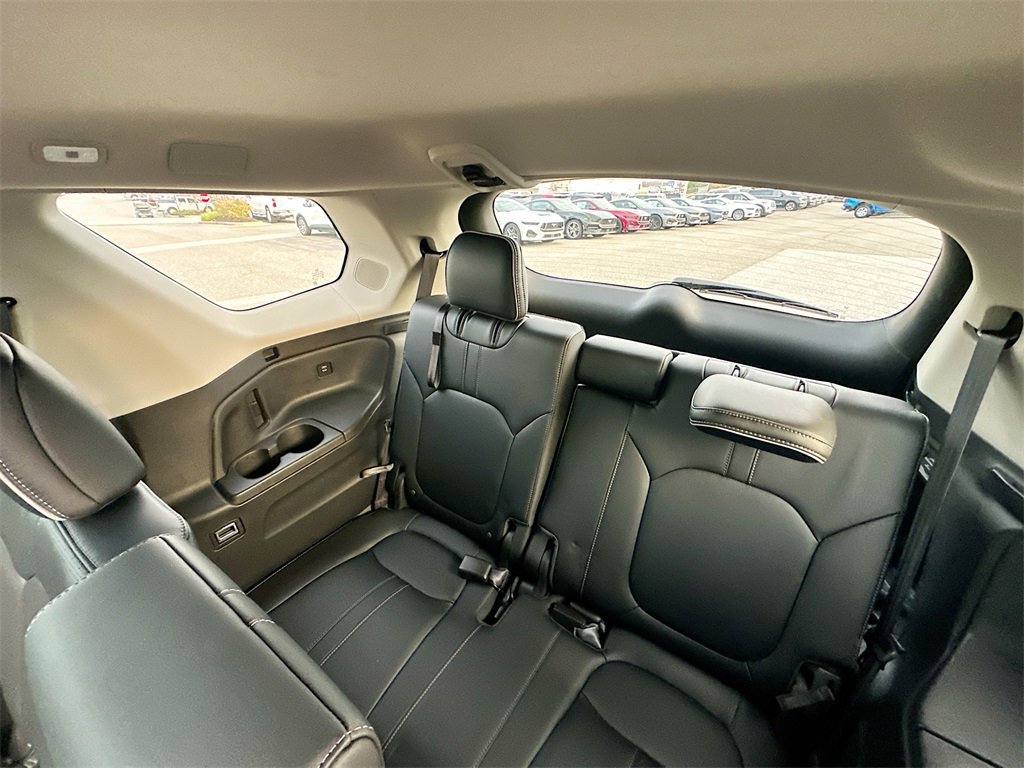 Used 2025 Honda Pilot Elite image 8