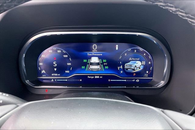 Used 2024 Chevrolet Suburban Premier image 20