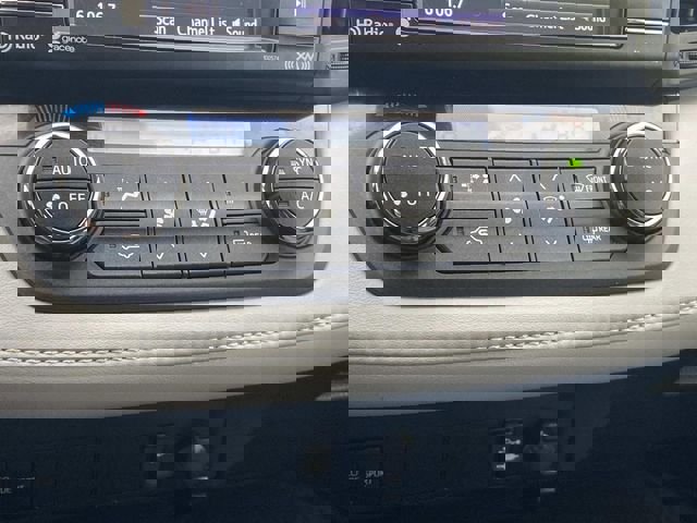 Used 2018 Toyota RAV4 XLE image 27