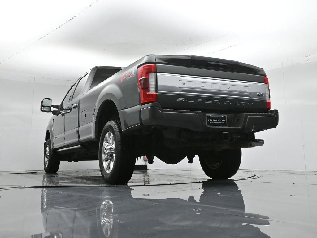 Certified 2018 Ford F350 Platinum w/ Platinum Ultimate Package image 18