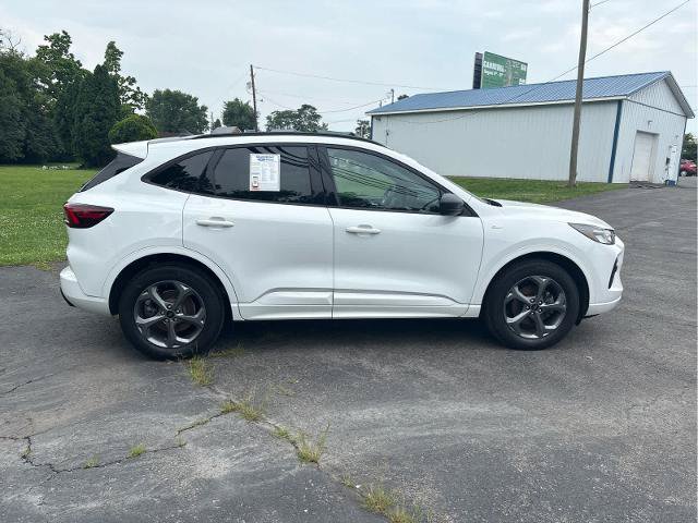 Certified 2023 Ford Escape ST-Line w/ Tech Pack #1 AWD/4WD image 4