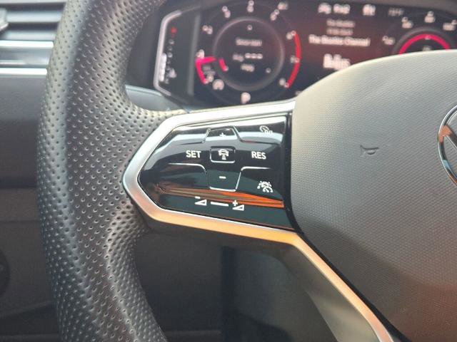 Used 2023 Volkswagen Tiguan SEL R-Line image 31