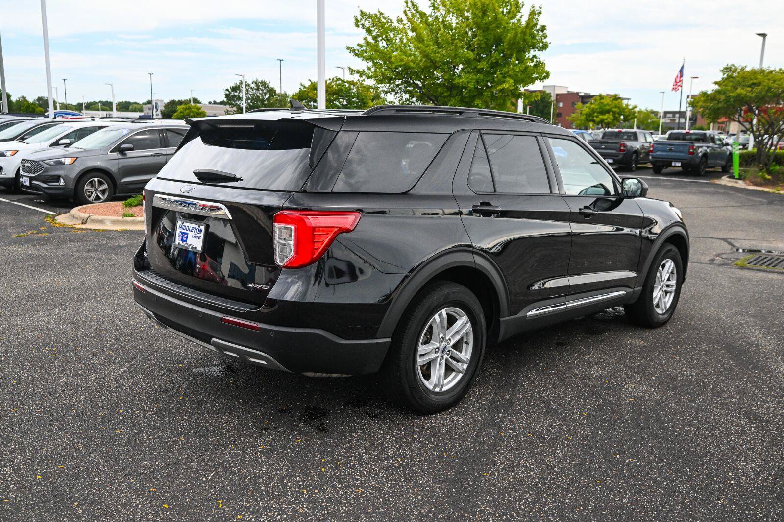 Certified 2024 Ford Explorer XLT w/ Equipment Group 202A AWD/4WD image 5