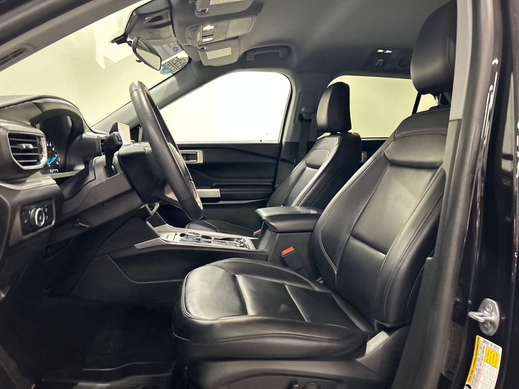 Certified 2023 Ford Explorer XLT w/ Equipment Group 202A AWD/4WD image 11