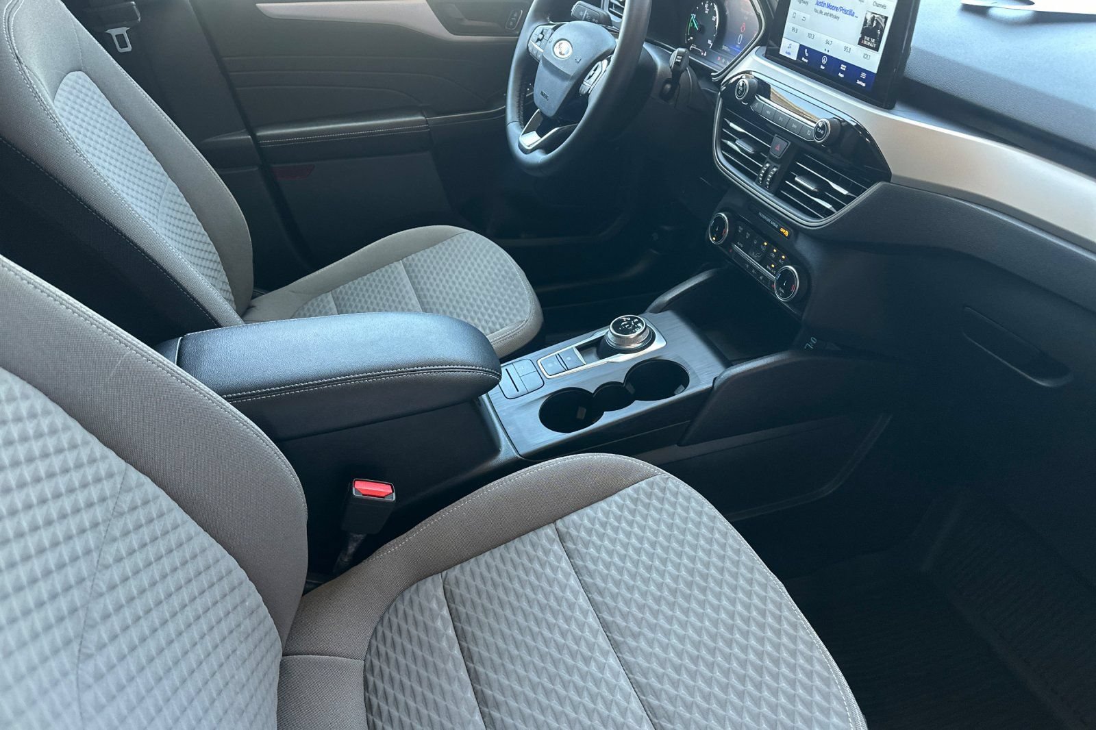 Certified 2022 Ford Escape SE w/ SE Sport Appearance Package FWD image 15
