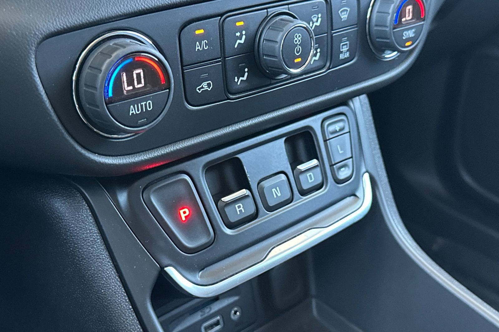 Used 2021 GMC Terrain SLT w/ Elevation Edition FWD image 33