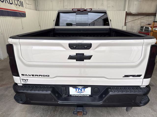 Used 2026 Chevrolet Silverado 2500 ZR2 w/ LPO, Dark Essentials Package AWD/4WD image 7