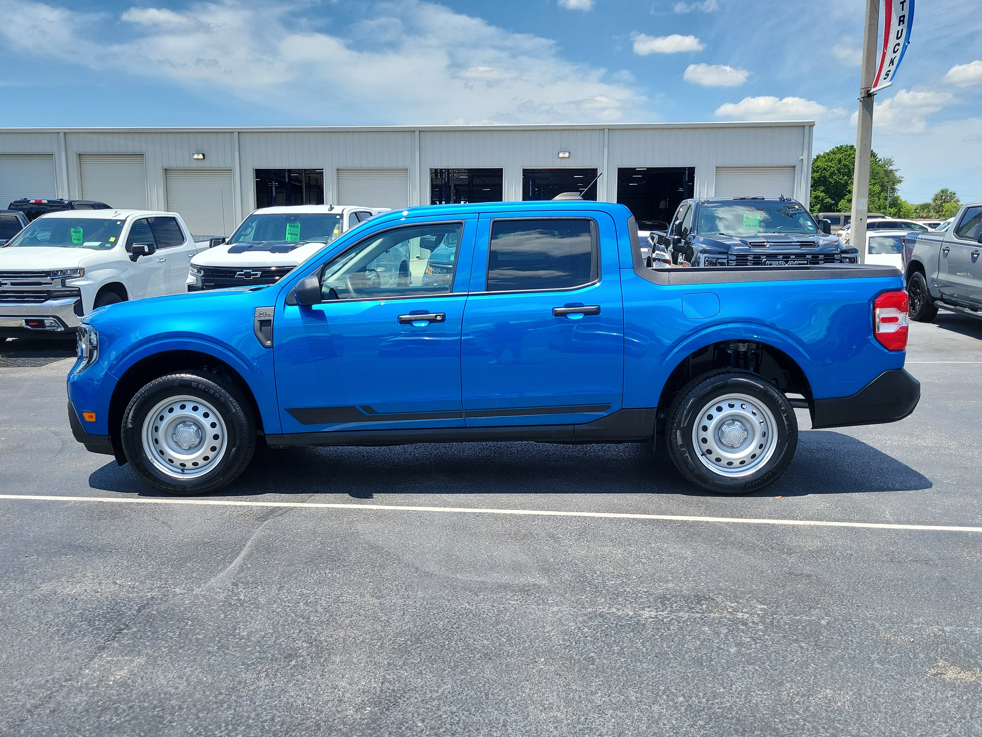 Certified 2025 Ford Maverick XL FWD image 6
