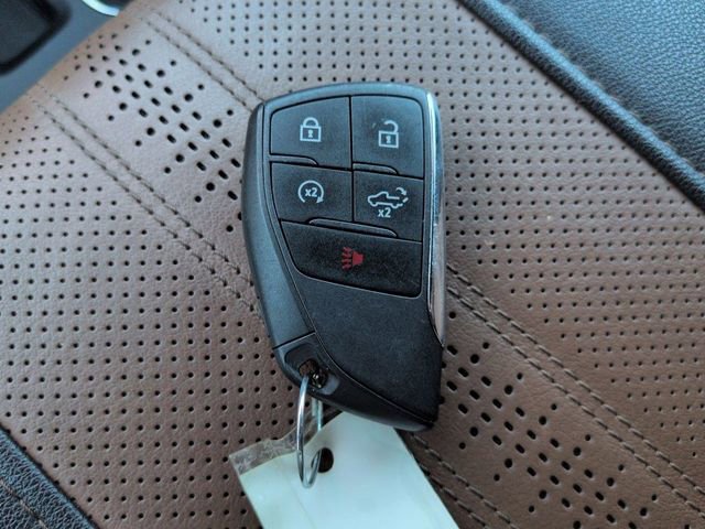 Used 2024 Chevrolet Silverado 1500 High Country w/ Technology Package AWD/4WD image 28