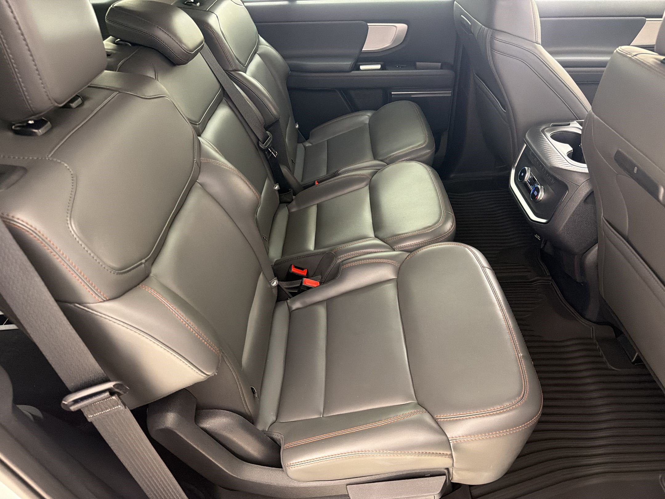 Certified 2025 Ford Expedition Active AWD/4WD image 30