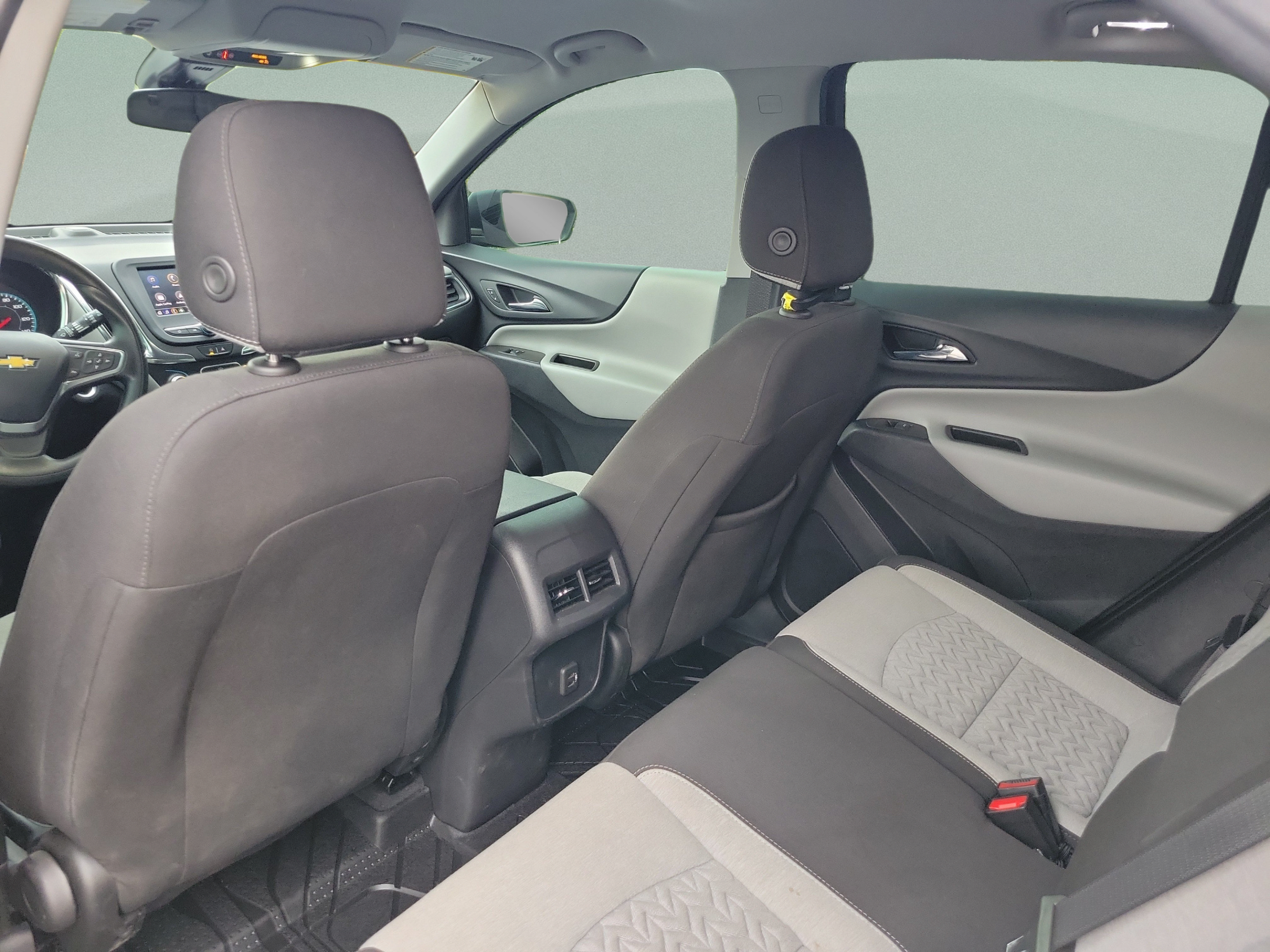 Used 2023 Chevrolet Equinox LS AWD/4WD image 9