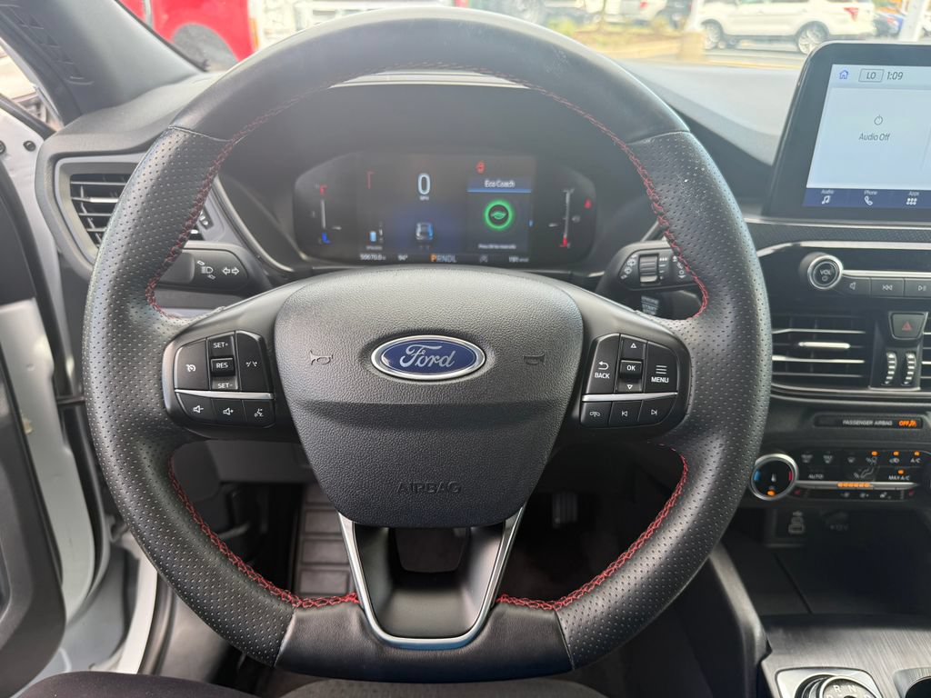 Certified 2025 Ford Escape ST-Line Select AWD/4WD image 22